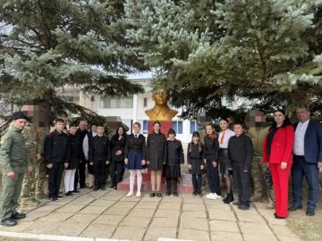 В Хлебодаровской школе открыли Парты Героя и отметили 10-летие Росгвардии