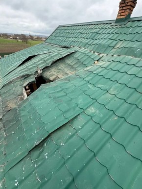 Жилой дом поврежден в Малой Лепетихе в результате обстрела ВСУ