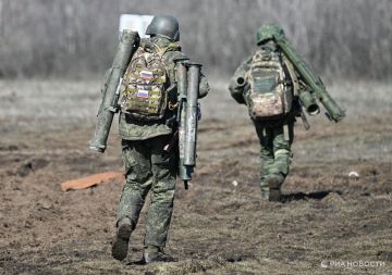 Бойцы "Днепра" на передовой показали новый разведывательный БПЛА "СТ-КВО"