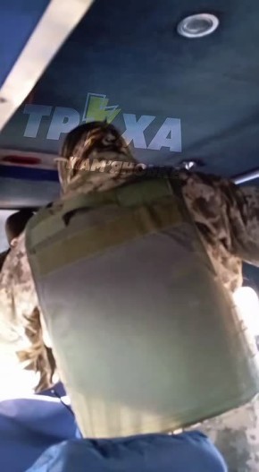 Енот из Херсона: Каменское. Жалкие посмешища киевского режима остановили рабочую маршрутку и начали качать права перед простыми гражданскими