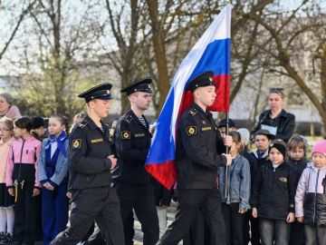 Сегодня в рамках "Разговора о важном" состоялось торжественное вручение благодарственных писем ученикам Счастливцевской школы
