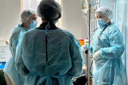 12 человек ранены, одна убита: ВСУ на выходных прицельно бомбили машины с мирными херсонцами