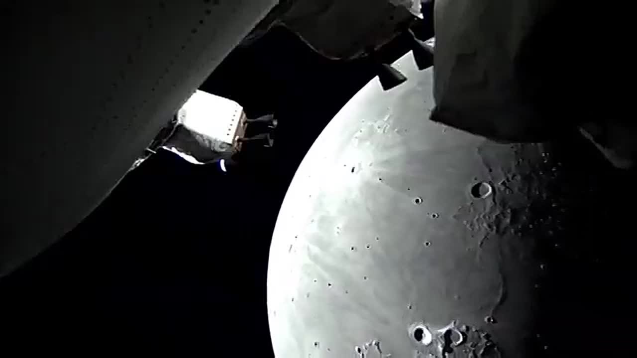 «Так здорово снова слышать землю»: экипаж ARTEMIS II облетел луну и побил рекорд «Аполлона-13»