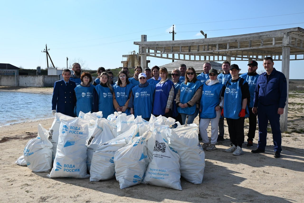 На берегу озера Солёное на Арабатской стрелке прошла всероссийская акция «Вода России»