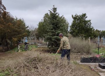 Александр Дудка: В ТУ «Таврия» провели благоустройство территории кладбища в селе Александровка
