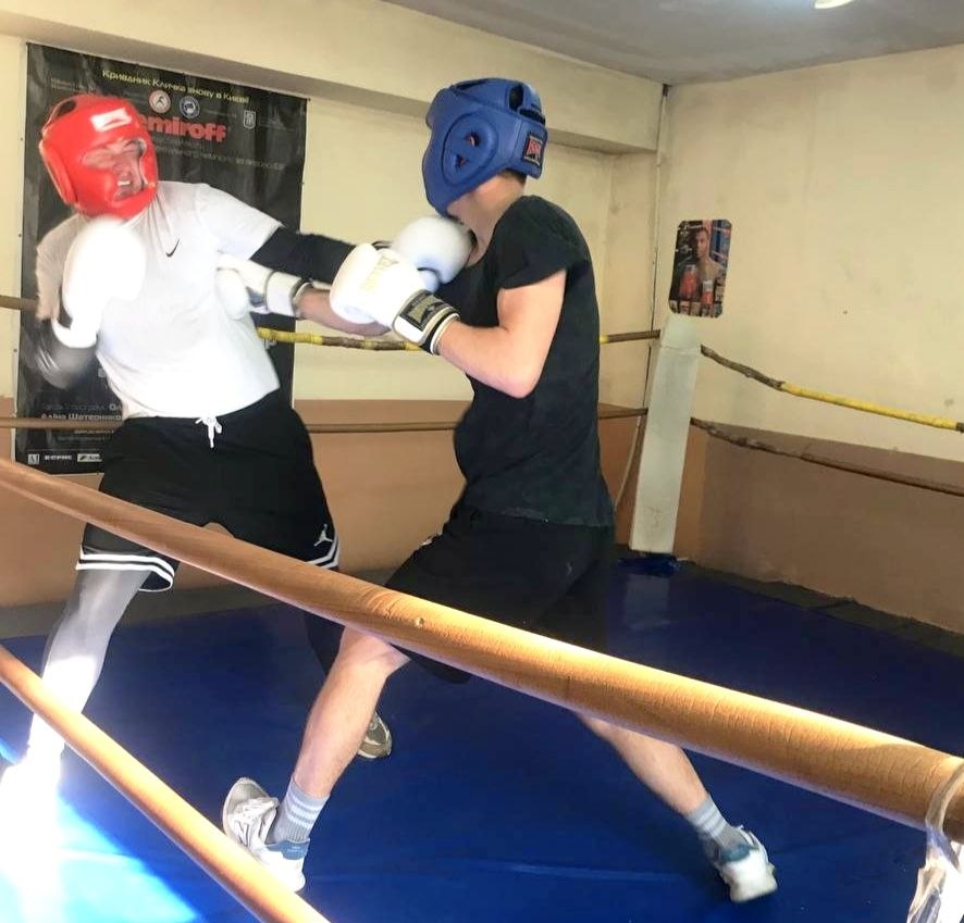 В Каховской ДЮСШ «Лидер» прошел мастер-класс по боксу, посвящённый Всемирному дню здоровья