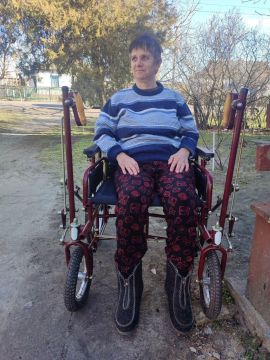 Глава Голопристанского МО Виталий Титаренко совместно с Уполномоченным по правам человека в Херсонской области Сергеем Георгиевым оказали адресную помощь жительнице округа