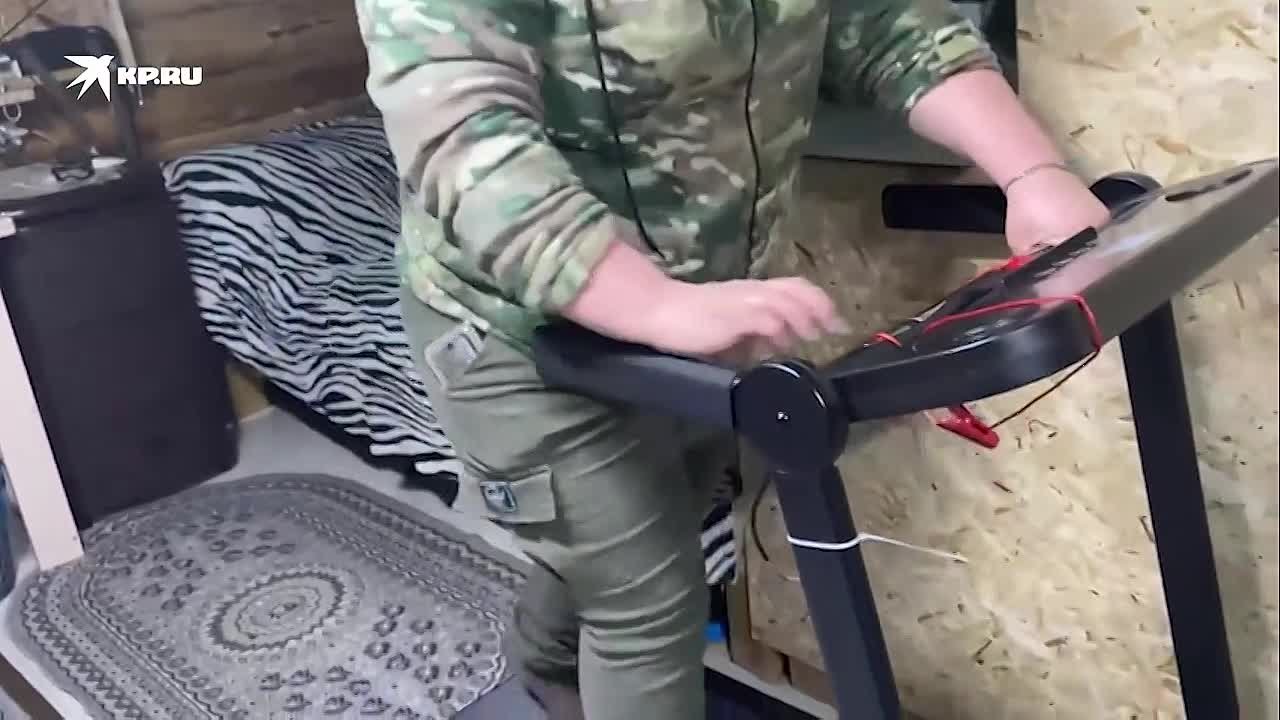 Военные медики на Херсонщине оборудовали маленький спортзал под землей