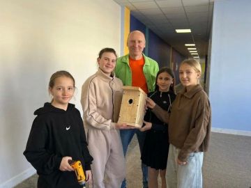 Детский писатель Денис Сорокин посетил заповедник «Аскания-Нова»