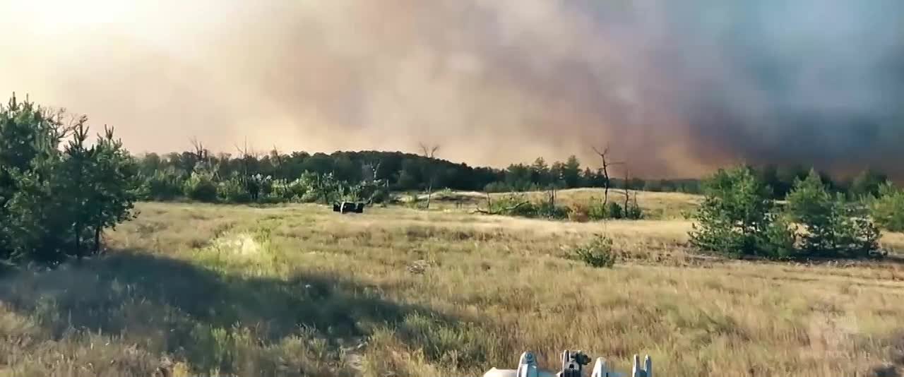 Будь осторожен! Сжигание сухой травы — это опасно!