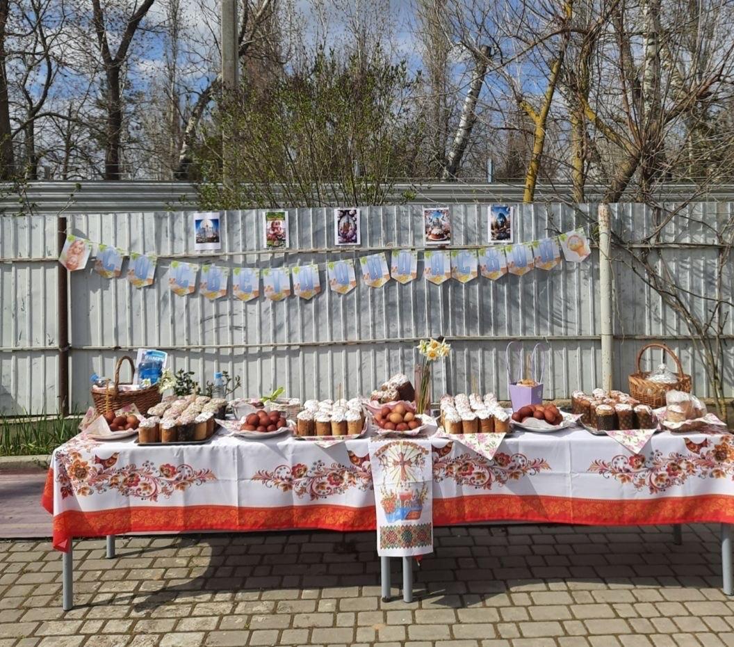 Священнослужитель поздравил подопечных Каховского гериатрического пансионата с Пасхой