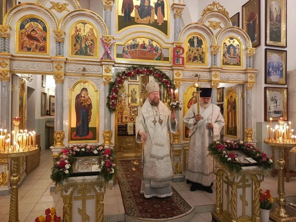 Епископ Скадовский и Алешкинский Филарет совершил ночное пасхальное богослужение