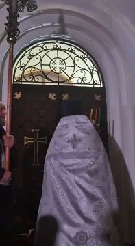 Александр Фомин: Сегодняшнюю пасхальную ночь я провёл здесь, на Херсонщине — среди людей, в храме, в особой тишине и одновременно в живом, тёплом единении