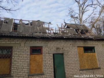 ВСУ обстреляли здание сельской администрации и частный дом в Херсонской области, обошлось без жертв, сообщил Владимир Сальдо