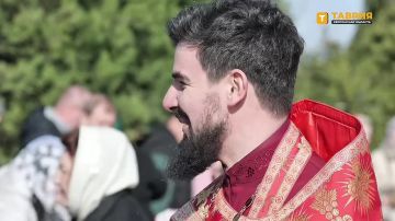 Настоятель храма Великомученика Георгия Победоносца в Генической Горке совершил освящение куличей, яиц и пасхальной снеди