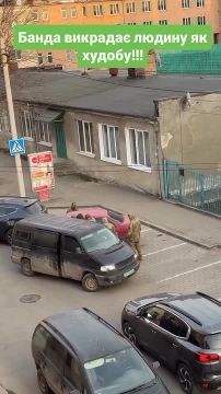 Профессионально работают работники Фёдорова, три буса "бойцов" и вуаля готов засранец