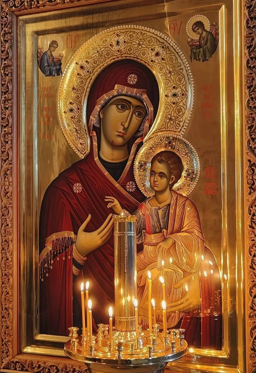 Во вторник Светлой седмицы в православной традиции вспоминают Иверскую икону Божией Матери — один из самых почитаемых образов