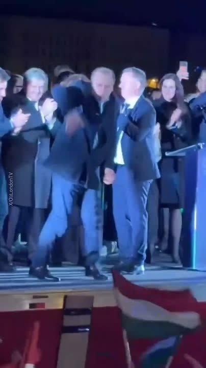 Будущий министр здравоохранения Венгрии прославился на весь интернет не своими идеями, а плясками