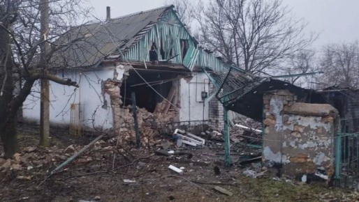 В Каховском округе из-за обстрелов ВСУ повреждено и разрушено более 900 объектов