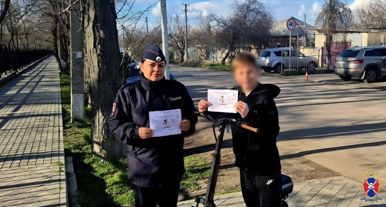 В Херсонской области сотрудники Госавтоинспекции провели акцию «Безопасность при использовании самокатов»