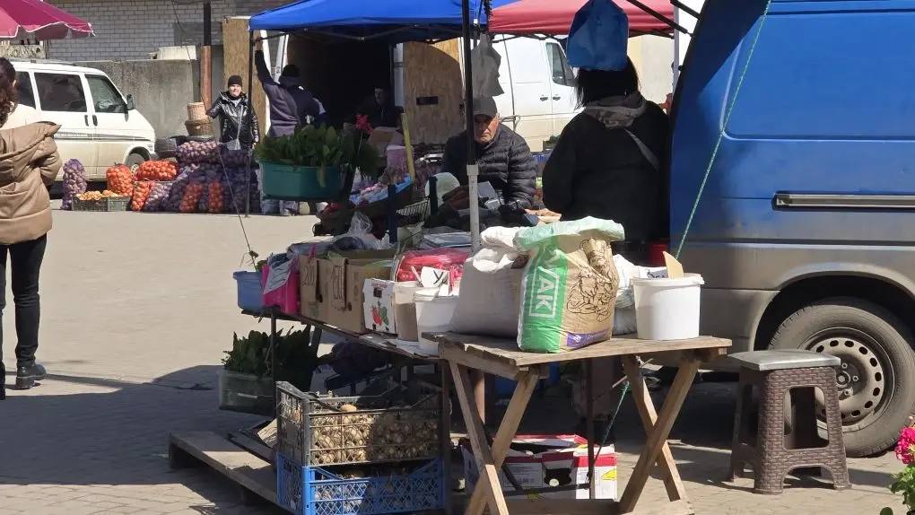 Ситуация с обеспечением продуктами и услугами в Херсонской области остается стабильной, несмотря на отключение электричества, сообщили в Минпромторге