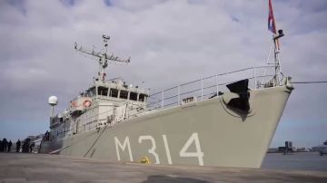 Музейный флот наступает: Киев получит списанный голландский тральщик 1985 года постройки