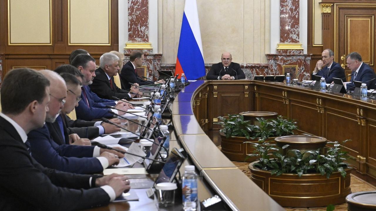 Правительство России выделило около 3,5 млрд рублей на восстановление ЛЭП в новых регионах