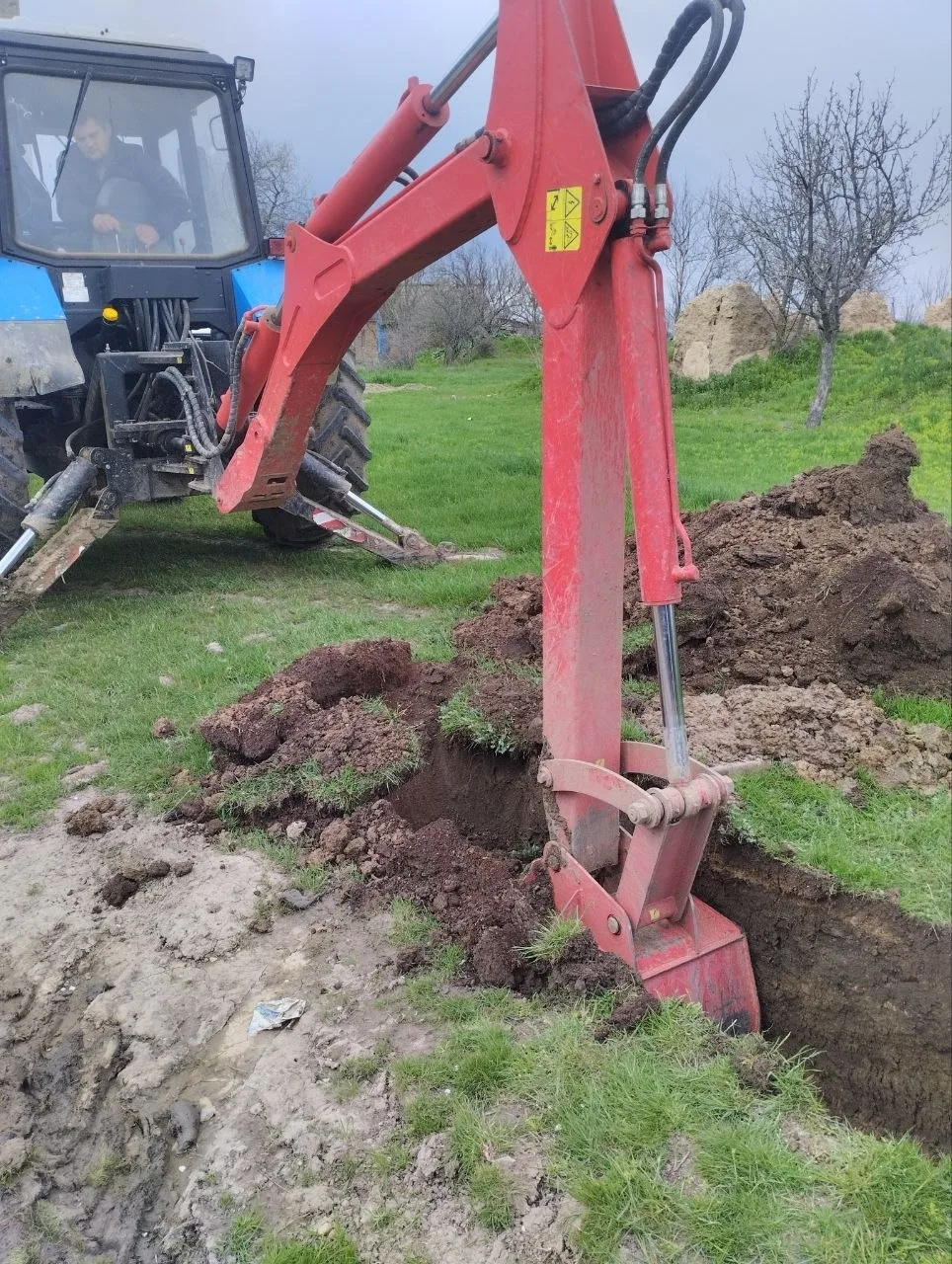 Специалисты Верхнерогачикского ТПУ продолжают работу по обслуживанию и ремонту коммунальной инфраструктуры