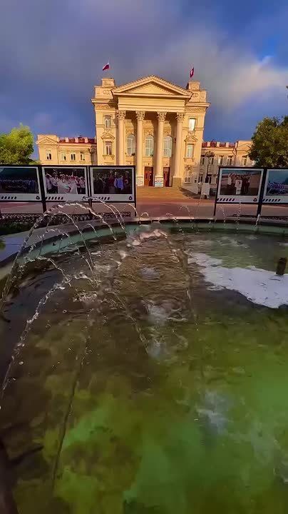 Летний Севастополь утопает в зелени и цветах