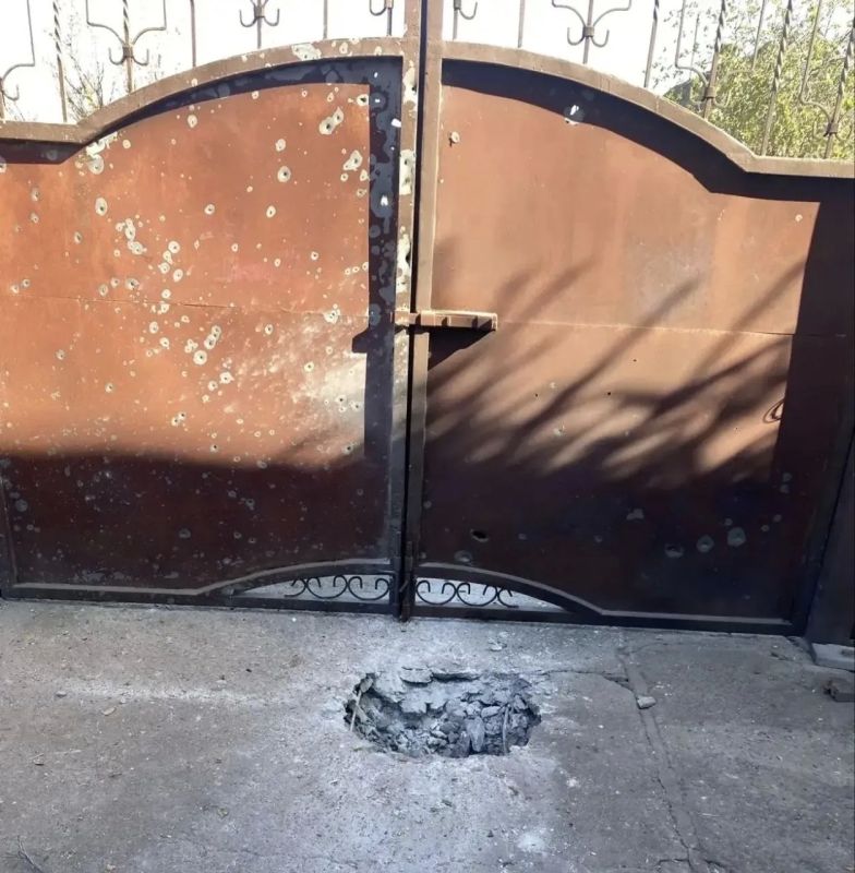 ВСУ атаковали в Каховском округе АЗС, вышку связи и жилые дома