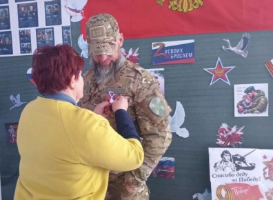 В преддверии Дня Победы работники культуры села Дудчино провели традиционную патриотическую акцию "Георгиевская лента"