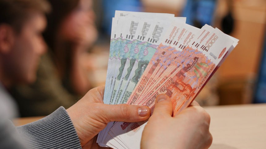 Энвер Абдураимов: Реальные зарплаты россиян могут вырасти на 2,2% в 2026 году