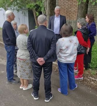 По поручению Главы ДНР Дениса Пушилина в Петровском районе продолжаются встречи с населением
