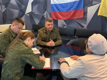 Руководитель СУ СК России по Херсонской области генерал-майор юстиции Дмитрий Маликов провел выездной прием граждан