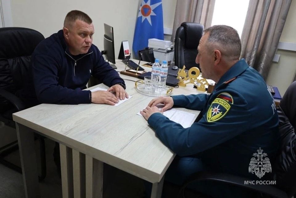 Сенатор Игорь Кастюкевич посетил с рабочим визитом ГУ МЧС России по Херсонской области
