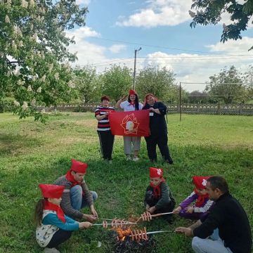 В Дудчинском сельском Доме культуры прошёл познавательный час: «Будь готов! Всегда готов!»