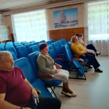 Депутат Совета депутатов Олег Бануков провёл приём граждан в селе Зелёное