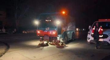 В результате массированной атаки по Одессе повреждены несколько жилых домов и машины
