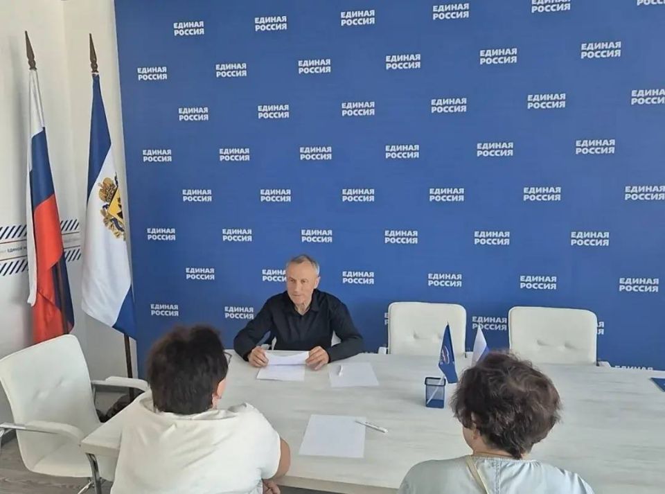 Депутат Совета депутатов Генического муниципального округа Херсонской области Булочник Дмитрий Михайлович провел прием граждан в г.Геническе