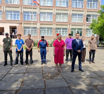 Евгения Кузьменко: На базе Новотроицкой общеобразовательной школы №2 состоялось открытие третьего муниципального этапа патриотической игры «Зарница»