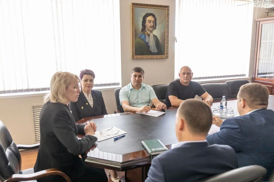 Продолжаем укреплять партнёрские связи с регионами России