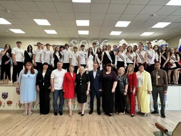 Уполномоченный по правам ребенка в Херсонской области посетила торжественную линейку в Генической школе №3