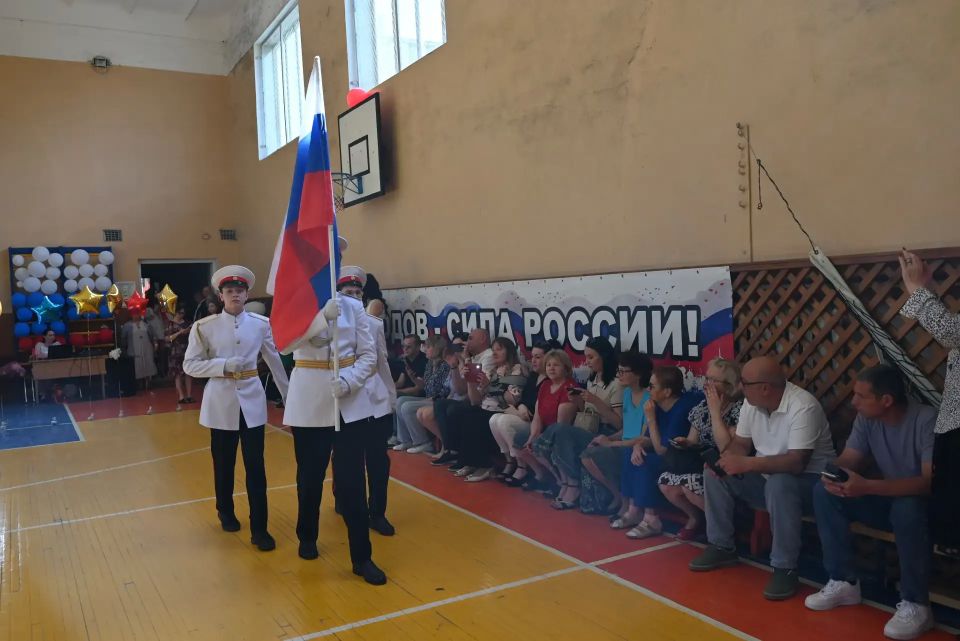 В школах Скадовска прозвучал последний звонок