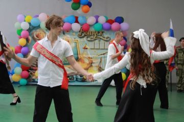 Для кого-то последний звонок – это белые банты, школьный вальс и фото на память