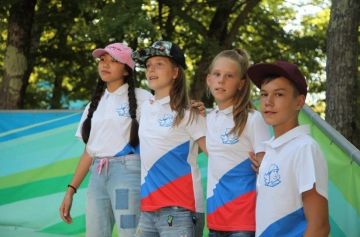 Пострадавшие от обстрелов дети получат приоритет при отправке в летние лагеря
