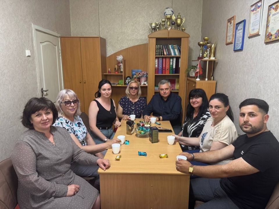 В Международный день соседей состоялись традиционные собрания активистов местных отделений партии «Единая Россия»
