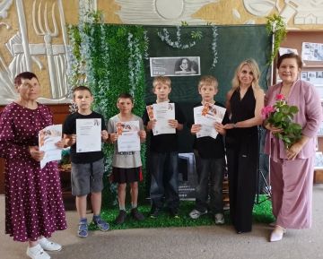 В Скадовском округе вручили дипломы участникам Международной акции «Читаем детям о Великой Отечественной войне»