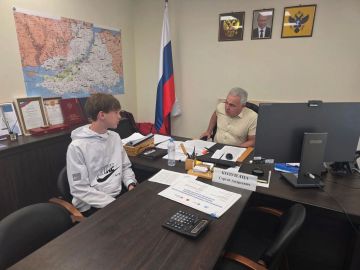 В День молодёжного самоуправления ученик Рыковской школы Вадим на один день стал Министром строительства, архитектуры и ЖКХ Херсонской области