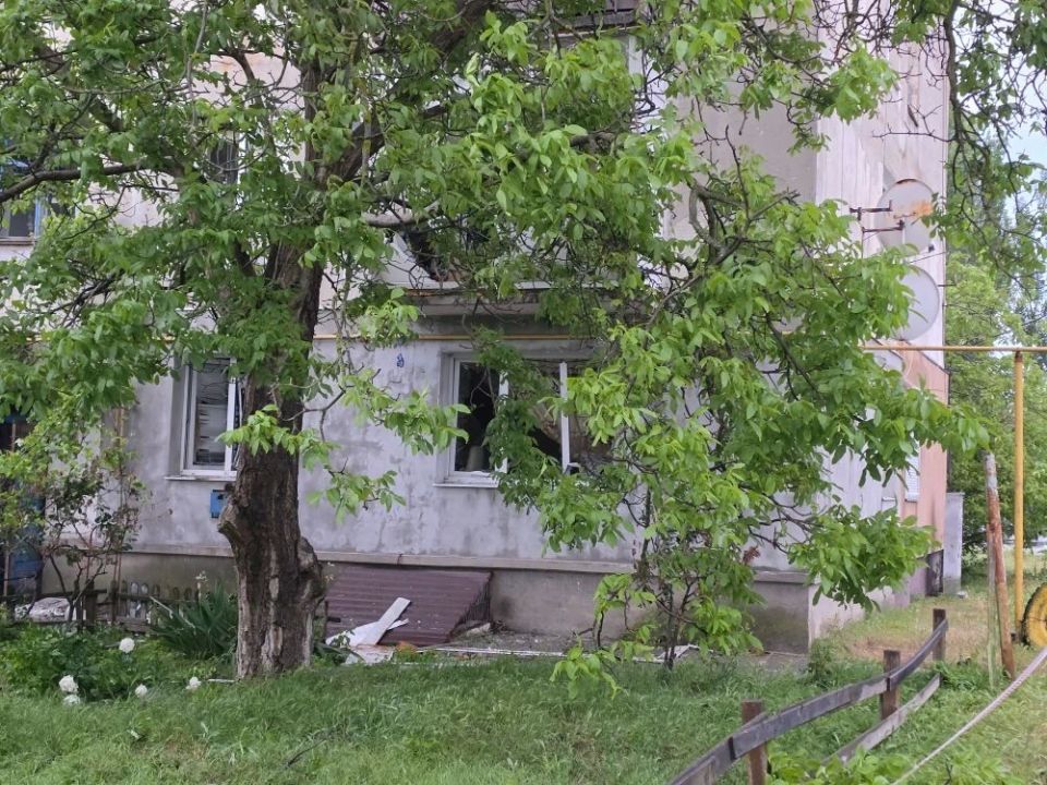 Сегодня глава Генического муниципального округа, секретарь местного отделения партии «Единая Россия» Юлия Семякина совместно с сотрудниками администрации округа, руководителями коммунальных служб посетила многоквартирные...