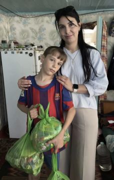 В преддверии Международного дня защиты детей отделом по обеспечению деятельности комиссии по делам несовершеннолетних и защите их прав была организована традиционная акция по поздравлению детей, находящихся в социально...